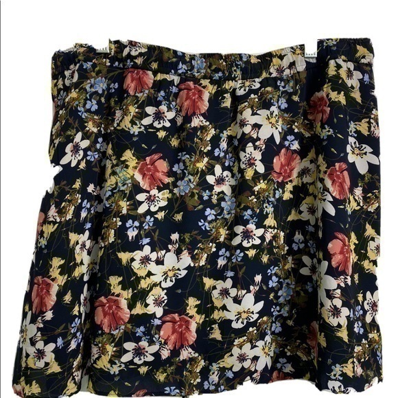 Banana Republic Women’s Size  L Red Floral Print Skirt Laters Side Zip Mini - Picture 1 of 7